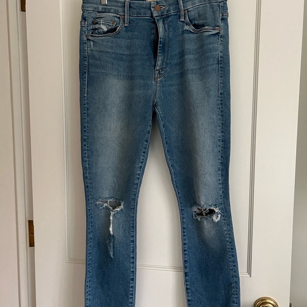 MOTHER high waisted Looker Ankle Fray jeans.